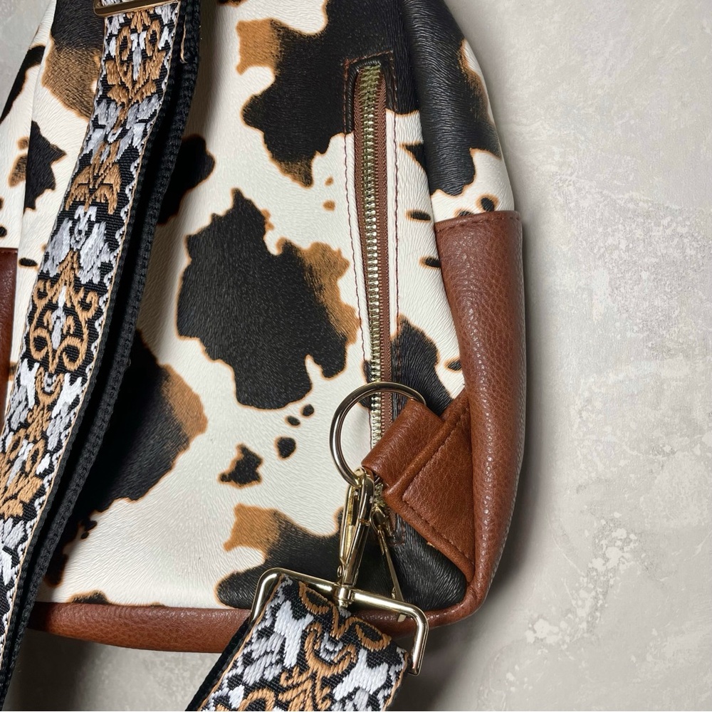 NWOT Alba cow print sling back bag - Picture 4 of 6